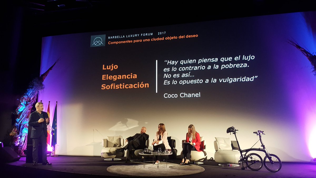 MarbellaLuxury_'s tweet photo. @OTTOGRAN El lujo es cultura, es sorpresa. Debe despertar los sentidos y crear experiencias mediante la creatividad #MLFORUM17 #MLW17 https://t.co/6rHvgMXX2s