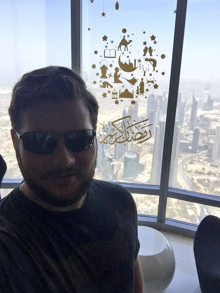 AnalyticsBill's tweet photo. When in #Dubai you got to go to the worlds highest observation deck #Floor148 #BurjKhalifa https://t.co/zXQW8VFure