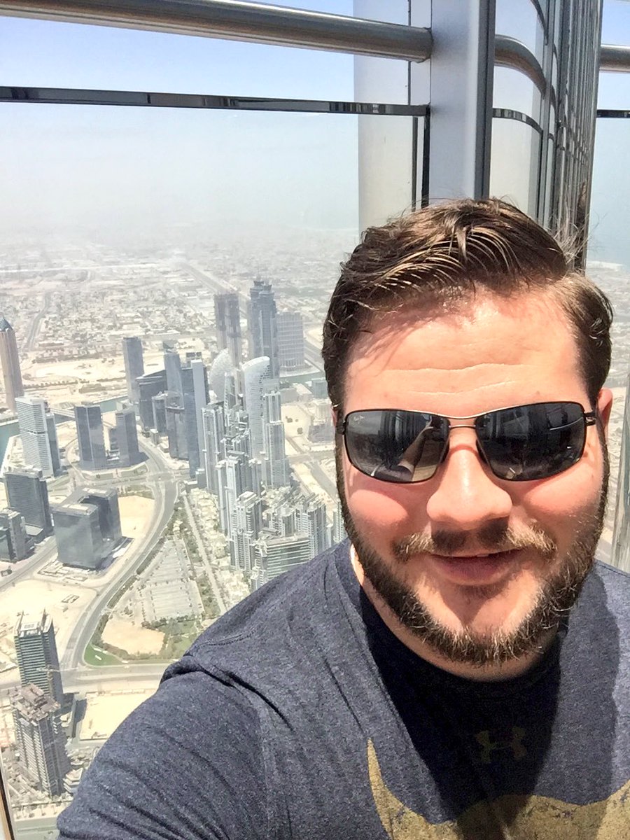 AnalyticsBill's tweet photo. When in #Dubai you got to go to the worlds highest observation deck #Floor148 #BurjKhalifa https://t.co/zXQW8VFure
