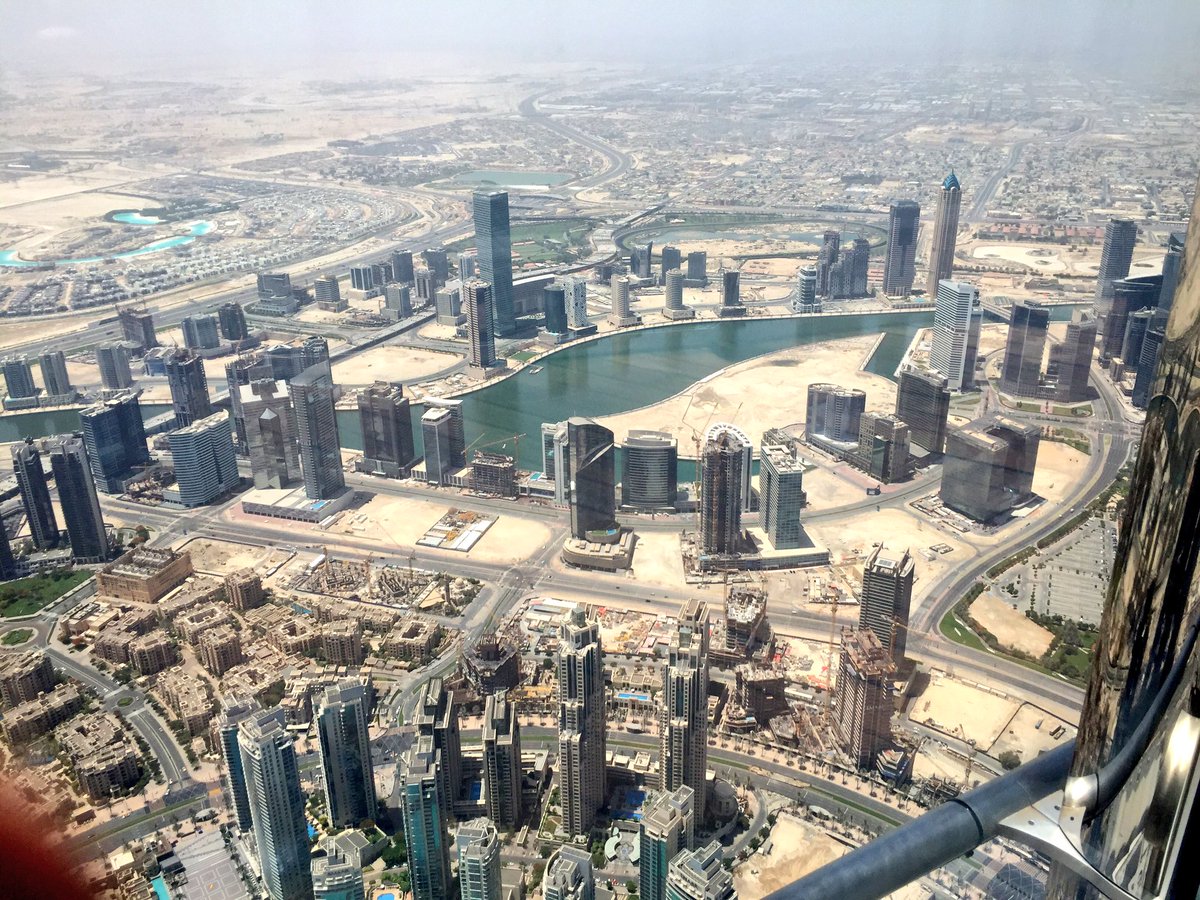 AnalyticsBill's tweet photo. When in #Dubai you got to go to the worlds highest observation deck #Floor148 #BurjKhalifa https://t.co/zXQW8VFure