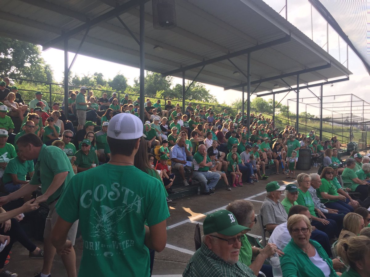 l4for4's tweet photo. ITS GAME DAY! LETS GO!! #KKD #astr #ero @_cub_baseball @BrenhamHS @BrenhamISD https://t.co/jQBU9nci6z