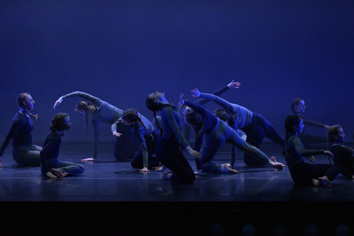 TheLowryYDC's tweet photo. ANNOUNCEMENT!
We are recruiting! Aged 11-17 and love to Dance? Fill out the application form and come and audition!
https://t.co/UuT4MLHE4L https://t.co/BJ4Sz9EHo2