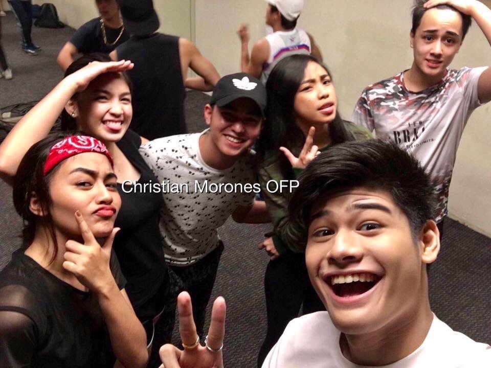 coachtsara's tweet photo. Yung totoo @hperalejo saan ka nasisilaw? Hahahahahahahaha

(cto) https://t.co/H3dGhEfWk3