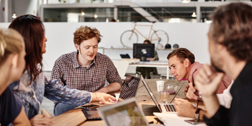 gruenderszene's tweet photo. Die Telekom vernetzt Startups mit KMU – und bietet Vermarktungs-Know-how und IT-Ressourcen! https://t.co/bmrDA1D6CF [Anzeige] https://t.co/oXBMHTmRec
