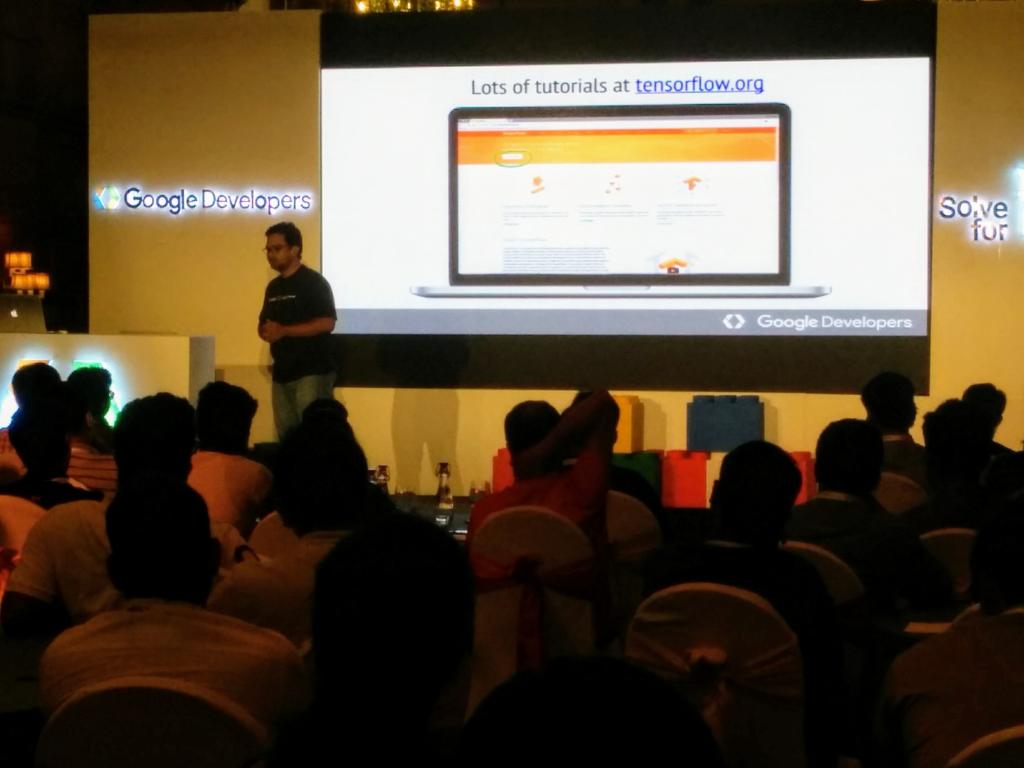 GoogleDevsIN's tweet photo. .@_manoranjanp says "Before getting started with TensorFlow, make sure you understand Machine Learning" #GoogleDevRoadshow #SolveForIndia https://t.co/oPSbDQO7kk