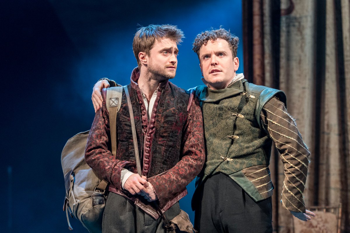 FionaJoburg's tweet photo. Daniel Radcliffe & Joshua McGuire star in @NTLive #ovRandG from Sat @nouveaubuzz - here's their @CapeTalk podcast! https://t.co/rMDmS1Lb1v https://t.co/ZDFDnD3xXQ