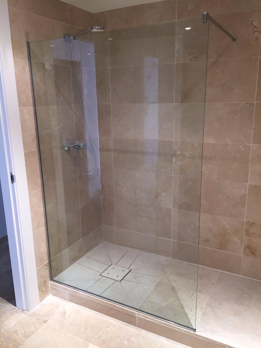 ig_lucena's tweet photo. Instalaciones de #mamparas en #baños 🔝 Cuidamos hasta el último detalle #IGLucena #Construcciones #Reformas #Bañera #Reforms #Building https://t.co/atgDnQ5hHc