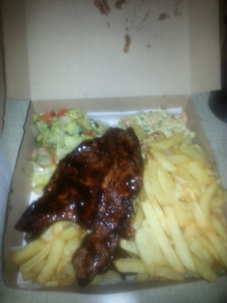 Fingers_Eating's tweet photo. #GetToKnowMe I Sell food at Ga Rankuwa Zone2 behind the TUT campus.  Name of the Place is Fingers Eating Place. I Open Monday to Sunday 🍴🎶 https://t.co/V7odR72Z7A