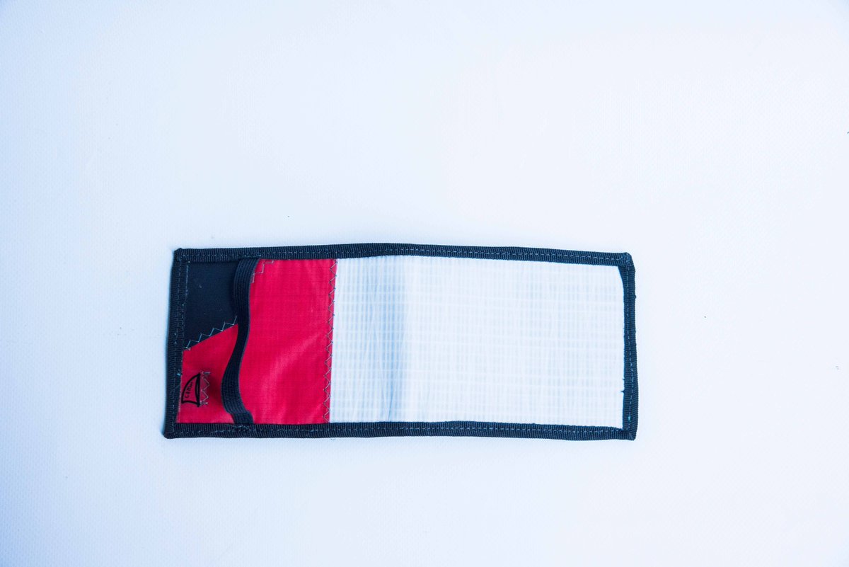 storiedichi's tweet photo. #Support our #crowdfudingcampaign https://t.co/UwxXqQ3mmA and get a #wallet made of #recycled #sail #fabric #upcycling #STUDIO2091 #venezia https://t.co/eTt61MNdRk