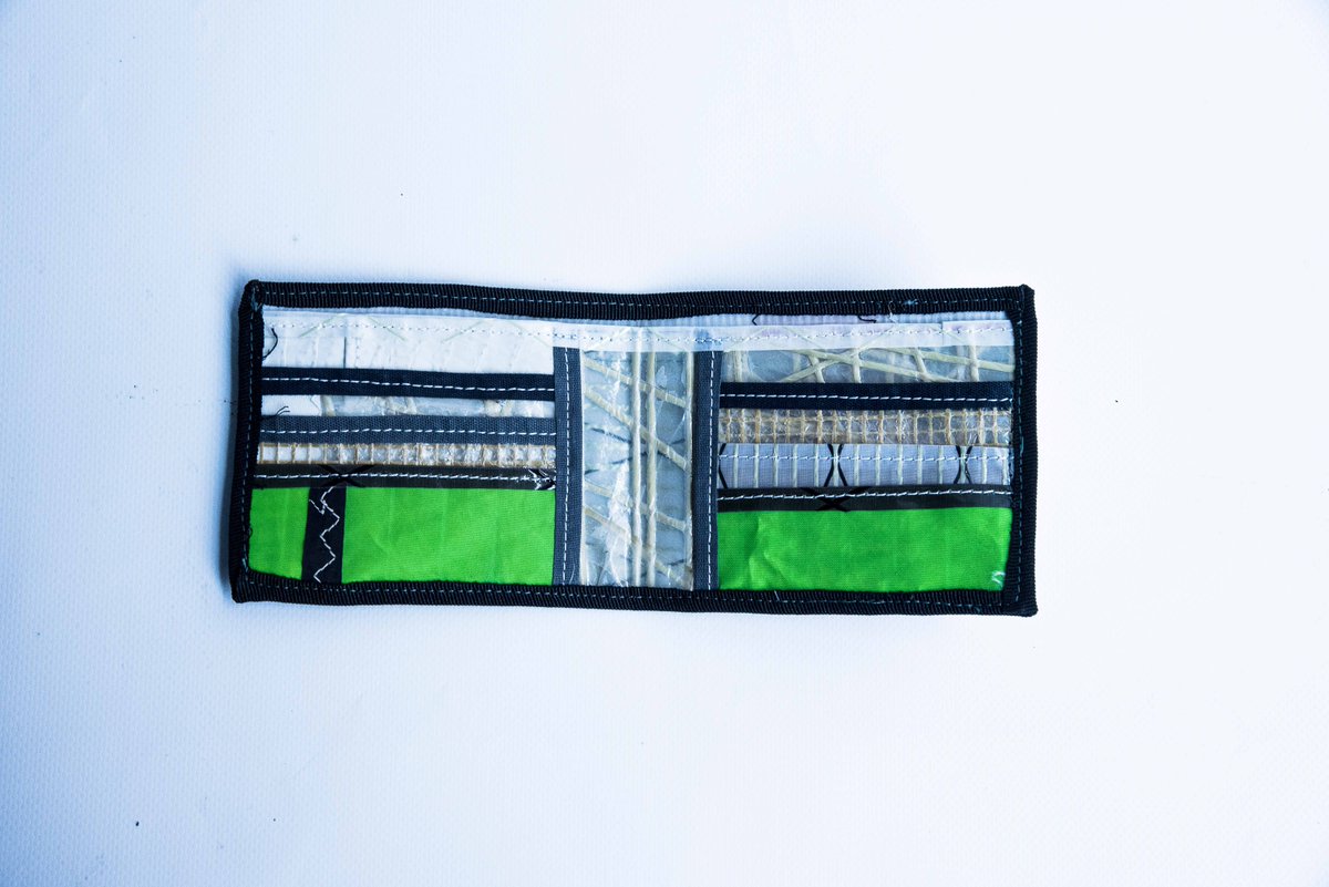 storiedichi's tweet photo. #Support our #crowdfudingcampaign https://t.co/UwxXqQ3mmA and get a #wallet made of #recycled #sail #fabric #upcycling #STUDIO2091 #venezia https://t.co/eTt61MNdRk