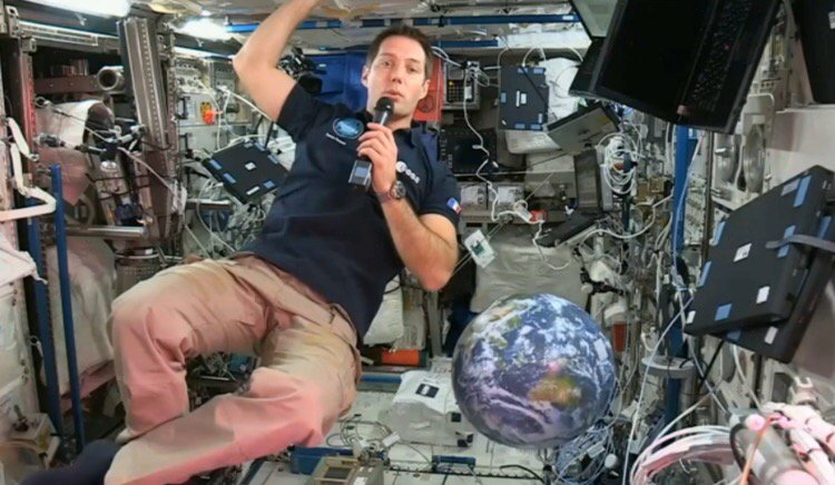 Merci à <a href="/Thom_astro/">Thomas Pesquet</a> pour l'aventure spatiale extraordinaire qu'il a partagé avec les terriens