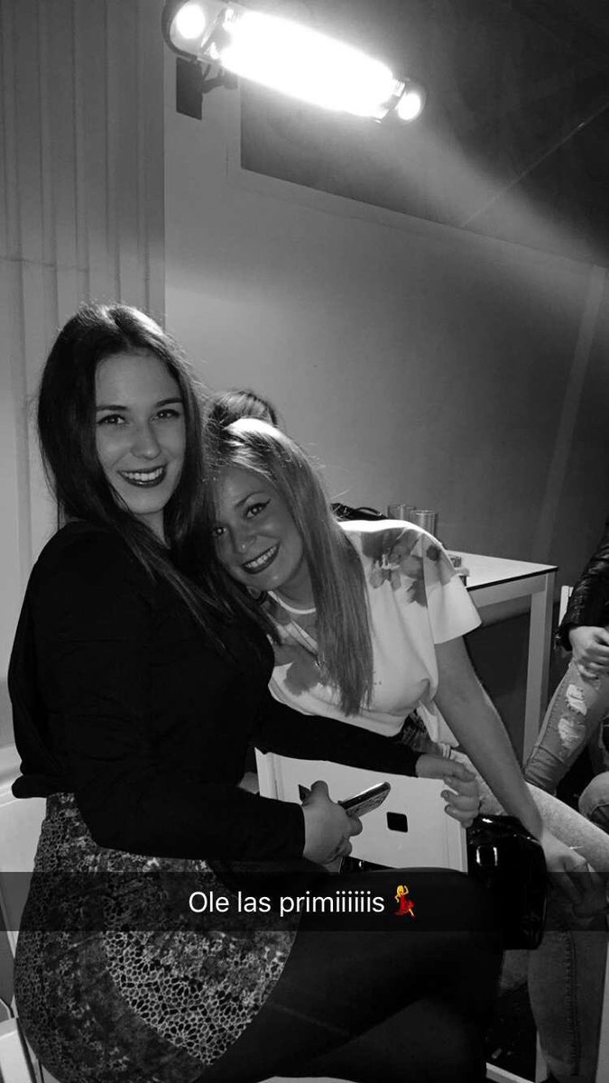 PatriiciaaM's tweet photo. Súper feliz cumple😍🎁🎂
Ojalá un día así ya😢❤️ @Rooxii2 https://t.co/SodfKF9HDg