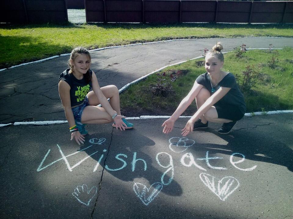 Wishgate_'s tweet photo. Il nostro staff in Russia alla prese con la street art.
#onlus #5x1000 #donazione #noprofit #StreetArt #wishgate #noegoismo https://t.co/OXDQ8A1hEc