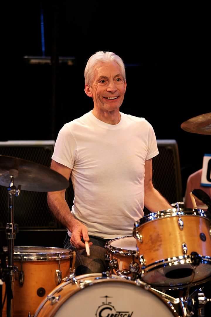 Happy birthday Charlie Watts! De drummer van The Rolling Stones viert vandaag zijn 76e verjaardag 