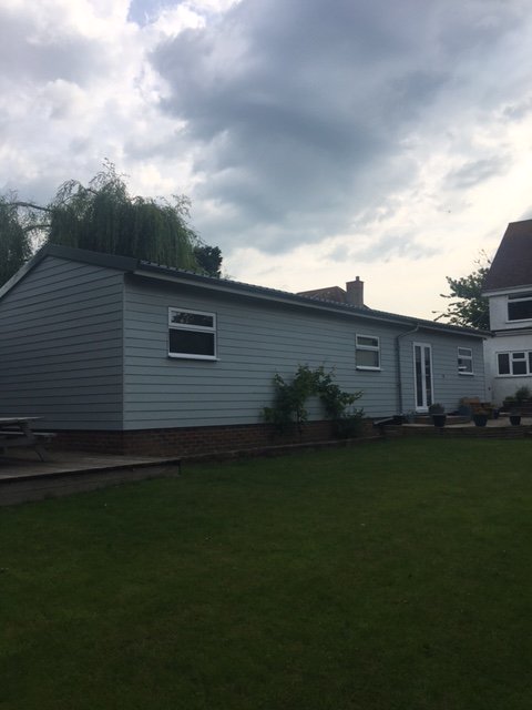 SquaredealUPVC's tweet photo. One of our latest #JamesHardie installations! Crazy how different it looks in dark and bright lights 😱🏡 #Squardeal #LightMist https://t.co/ZlocFkcsJq