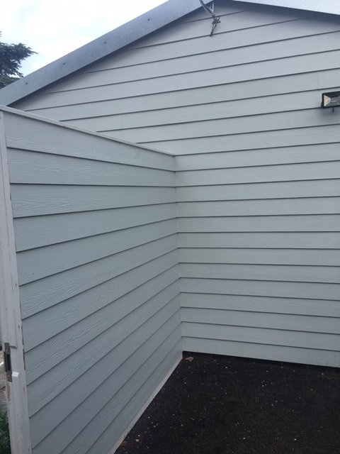 SquaredealUPVC's tweet photo. One of our latest #JamesHardie installations! Crazy how different it looks in dark and bright lights 😱🏡 #Squardeal #LightMist https://t.co/ZlocFkcsJq