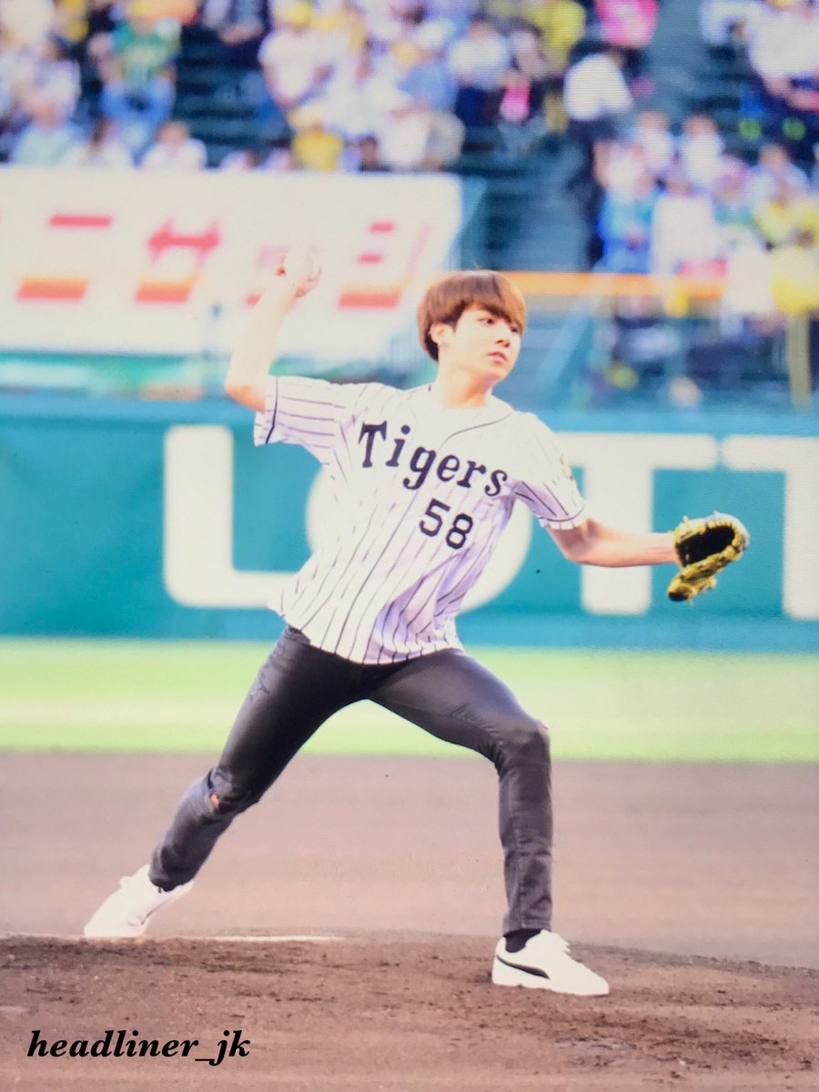 starfreude's tweet photo. actual representation of JK stans
#GoldenPitcher https://t.co/EHbvOJAfjG
