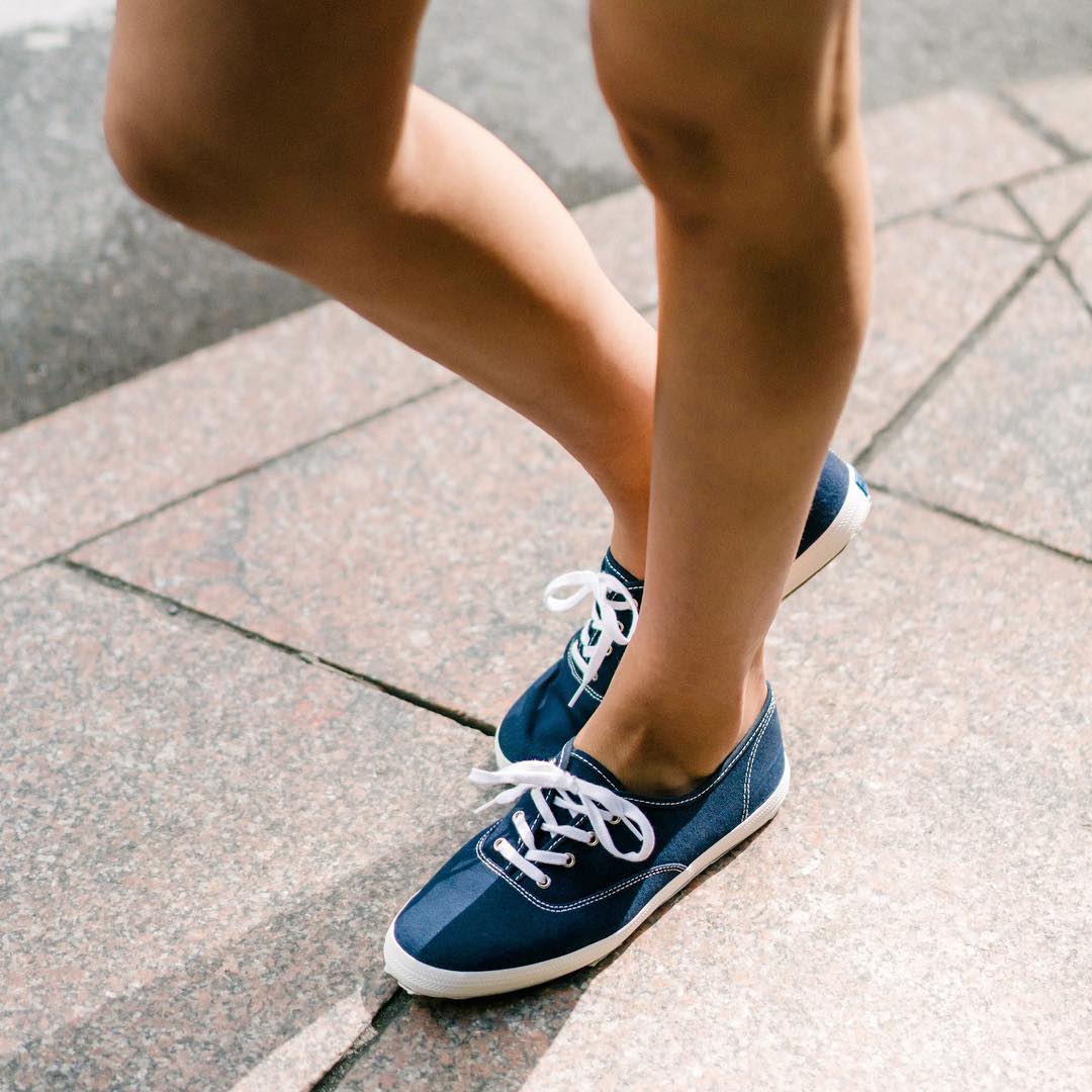 BarneysWH's tweet image. Step into the weekend with these cute and casual navy canvas @Keds. 
Discover more: bit.ly/2rJr2Cj