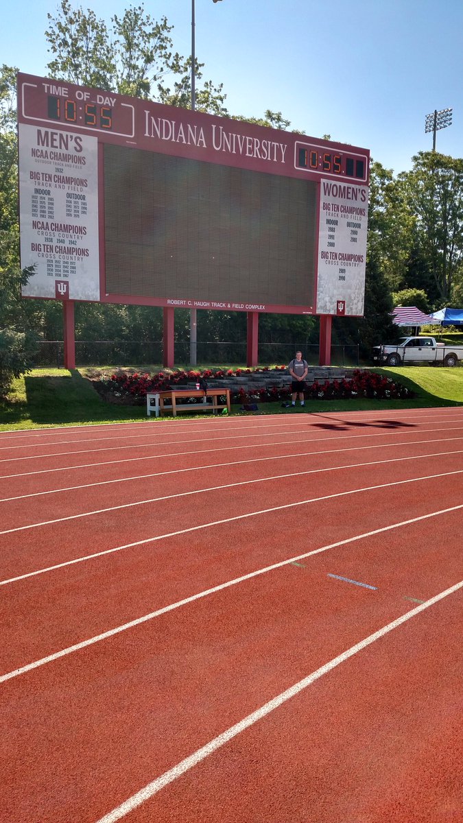 CoachWilcox07's tweet photo. Final practice done. Ready for this afternoon! @J_thomp55 @EHSthrowers https://t.co/JKkfiHvT6U