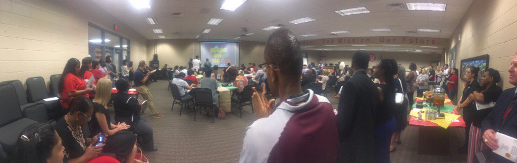 funkdaddytweet's tweet image. Standing room only at the @ManorISD Board Room for the #ReadingOnTheGo Launch!

#DestinationManor