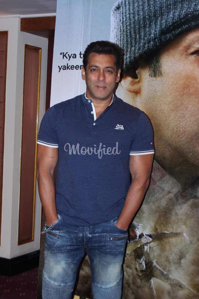 MovifiedBolly's tweet photo. .@BeingSalmanKhan during @TubelightKiEid promotions. #Tubelight #SalmanKhan https://t.co/E3ERzIFAQg