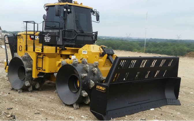 CaronCompactor's tweet image. CITY OF IRVING, TX 2017 CATERPILLAR 816K w/CARON WHEELS &amp;amp; TRASH BLADE. @CaronCompactor @Mustang_Cat_ @HOLT_CAT @QuinnCompany @LaMachinery