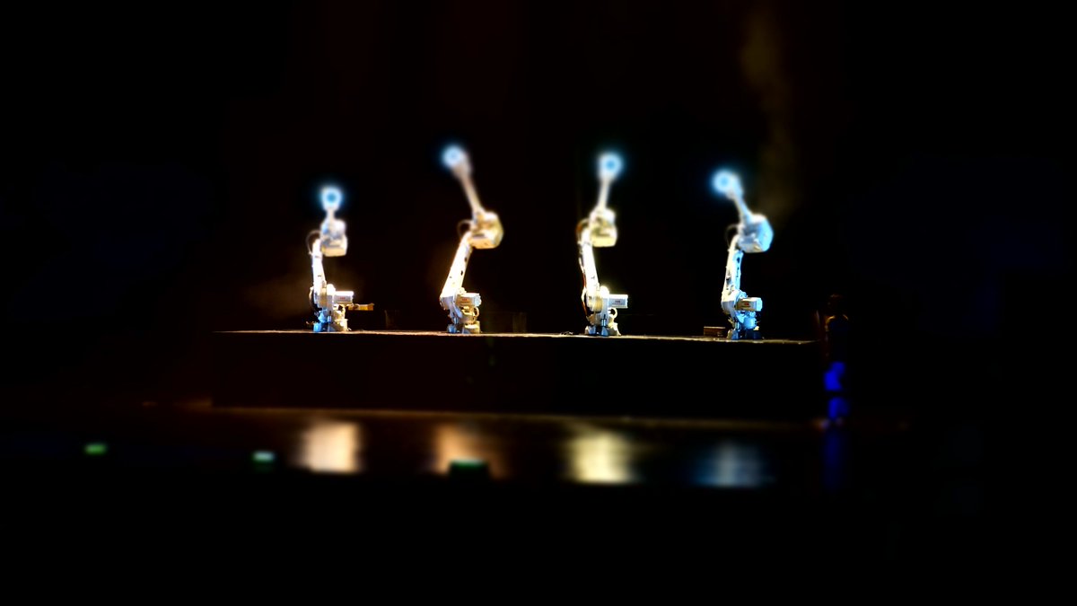 Tojek_VFX's tweet image. Robots performing on stage by @AndyRobot and #RobotAnimator. Rehearsing now in Beijing contributing to an event to remember.