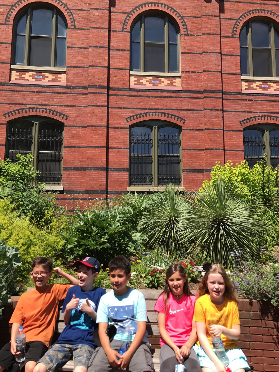 Mosaic patterns under the windows #romeroteam2 @SRomero1227