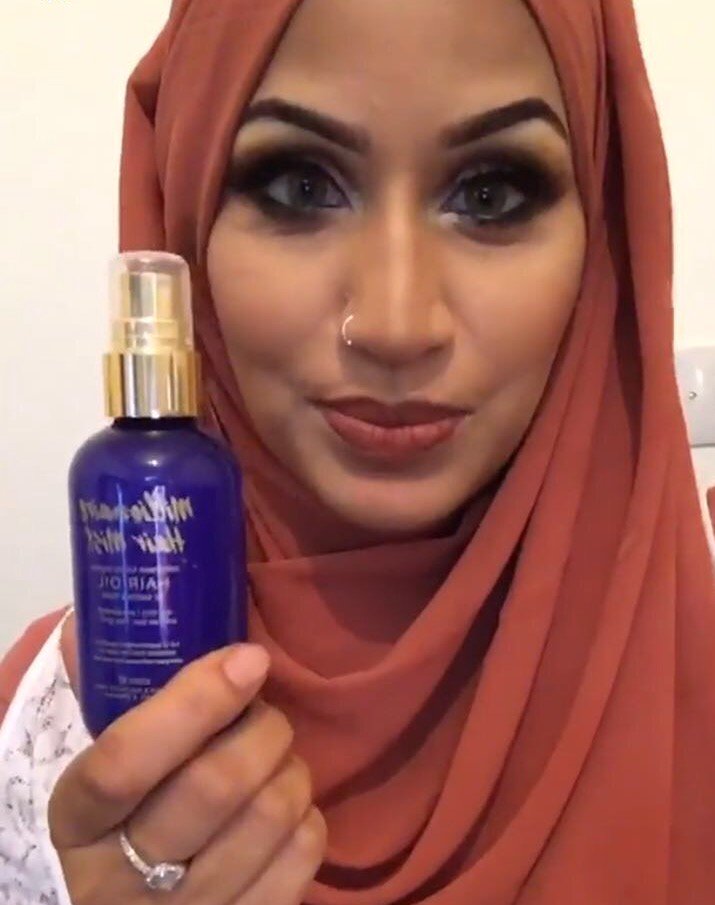 Hey everyone! Check out <a href="/modest_street/">Lauretta Naccari🏏‍🍍</a>'s Instagram story. ✨ She is simply hilarious, so full of life... love it. 😍