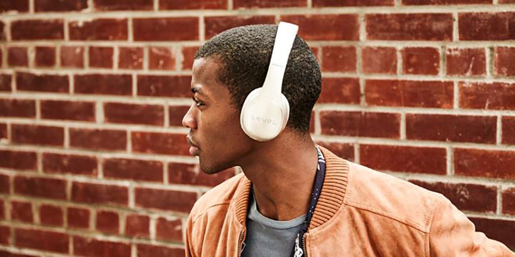 SamsungCRBN's tweet image. Enjoy your favorite music on your way home with our #LevelOn Wireless Headphones!