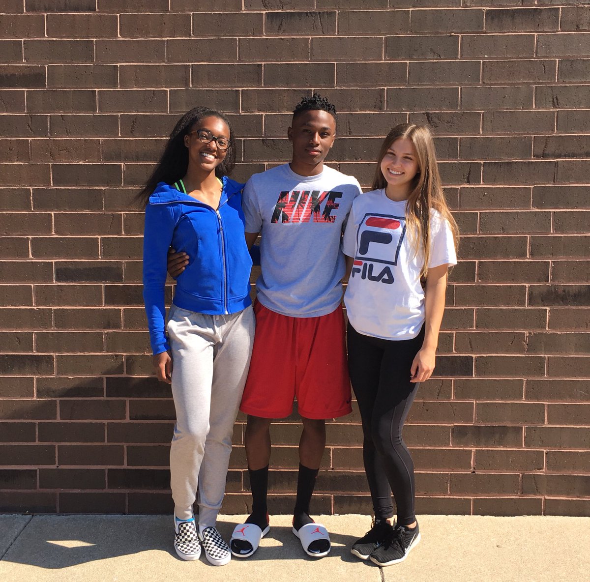 southviewcougar's tweet photo. Columbus here we come! Good luck @kennedymarable @dorian419 @michamlauren at OHSAA States. Bring home some 🥇🥇🥇.
@McMurrray @BCSNsports https://t.co/SIPK0wOiZr