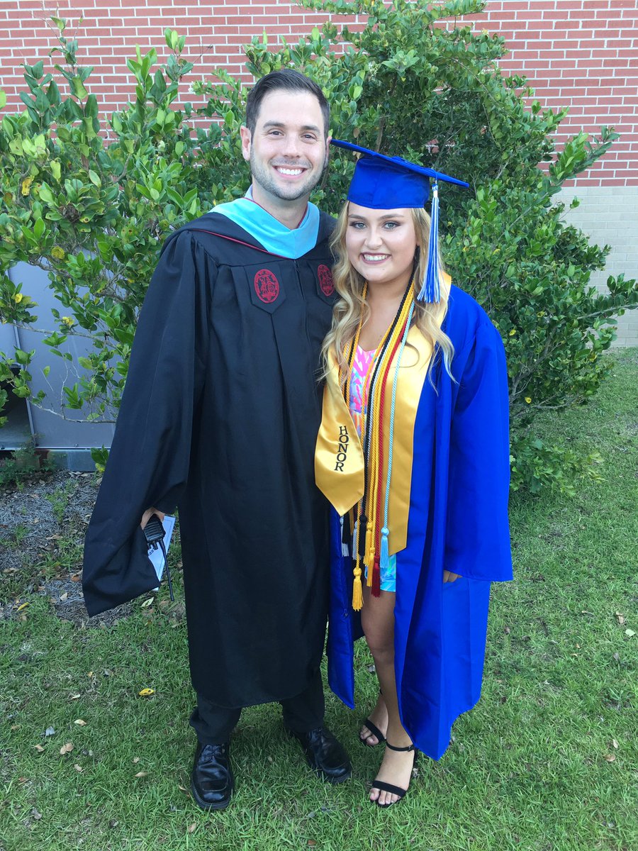 AirportStuGov's tweet photo. Thank you for one heck of a year and your leadership, Miranda Hampton, student body president, 2016-2017! #elite #eaglestotigers https://t.co/FLMTQHniSg
