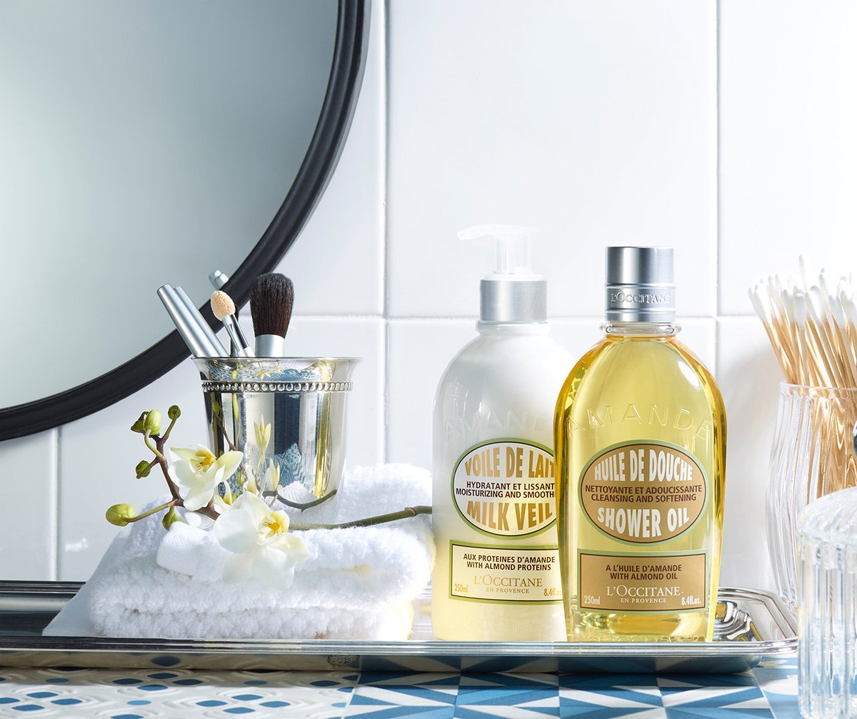 LOccitane_ES's tweet photo. ¡Finde goloso! Dale un capricho a tu #AceitedeDucha y #VelodeLeche #Almendra. #LOccitane #Verano 💙 https://t.co/PVQs6PYpr5 https://t.co/mjW0apHn1O