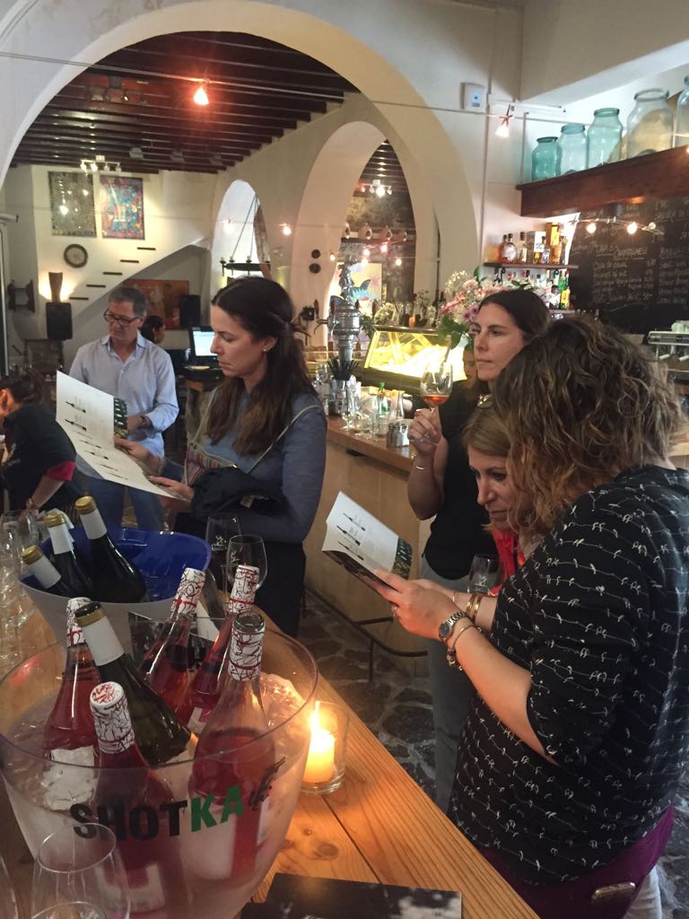 Presentacion de nuestros vinos <a href="/DORibera/">Ribera Del Duero</a> y <a href="/DORueda/">D.O. Rueda</a> en El Barrigon de Xelini en Deia #Mallorca #Tamaral #vino #tempranillo #verdejo