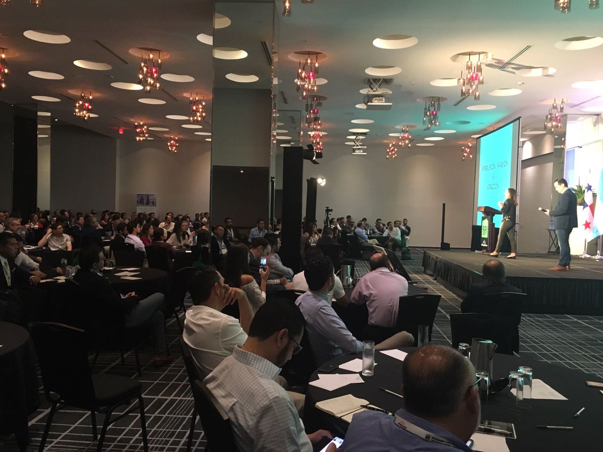 Evento_ELDI's tweet photo. "El poder del contenido en estrategias digitales" Ignacio Torres y María José Hernández en estos momentos en ELDI Panamá 2017. https://t.co/dASwteMkiU
