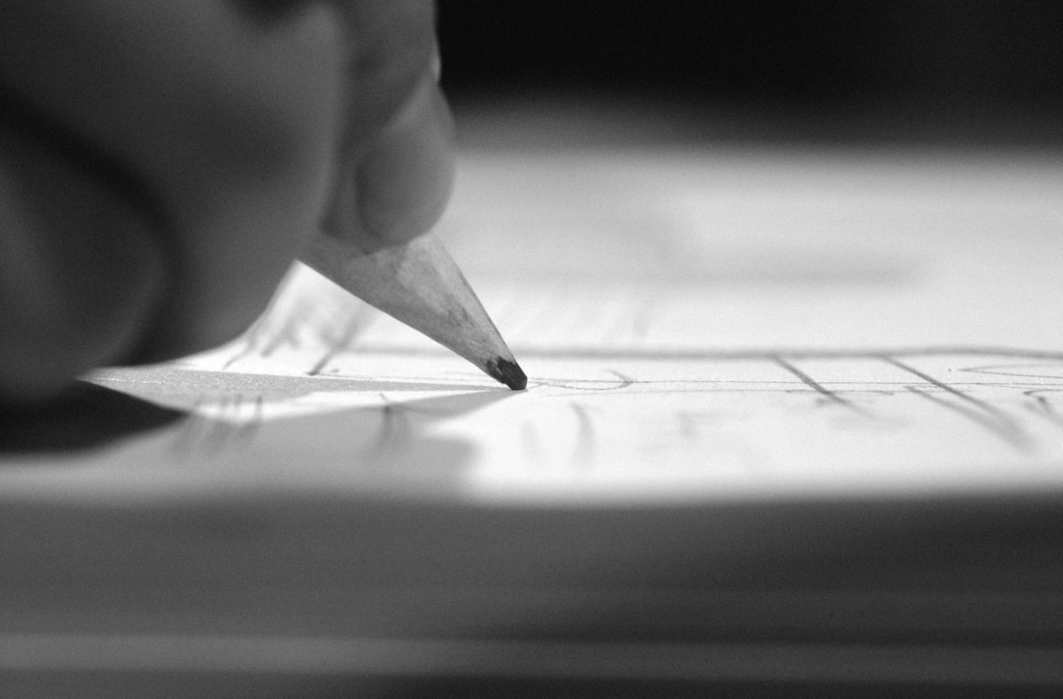 jaythebeee's tweet photo. How Artificial Intelligence will impact professional writing https://t.co/09rXLuysJ9 via @TheNextWeb #storytelling #marketing https://t.co/bcze2aVLC5