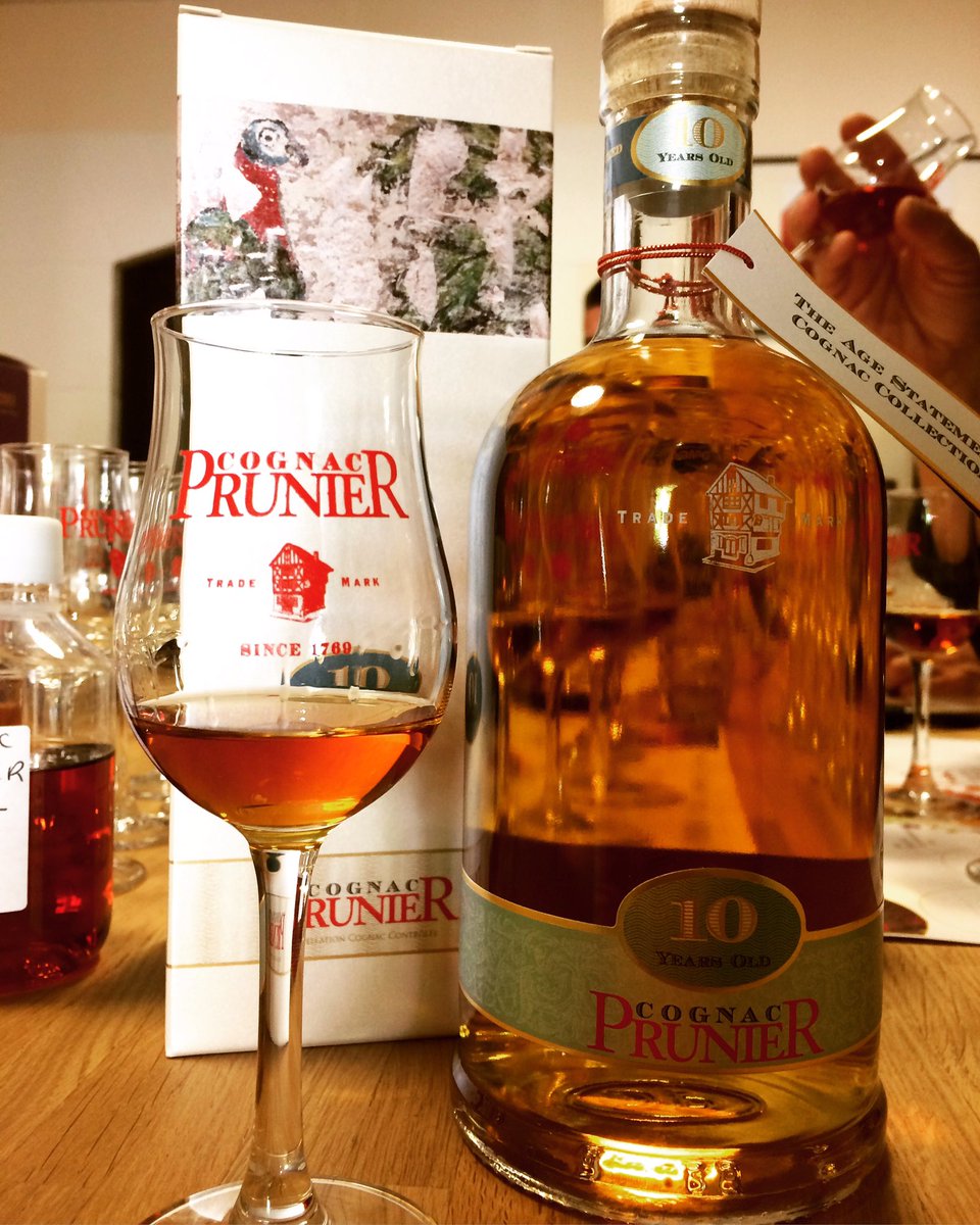 CognacPrunier's tweet photo. Very proud of our Duty Free Range #cognacprunier 😎 https://t.co/niu66zVYro