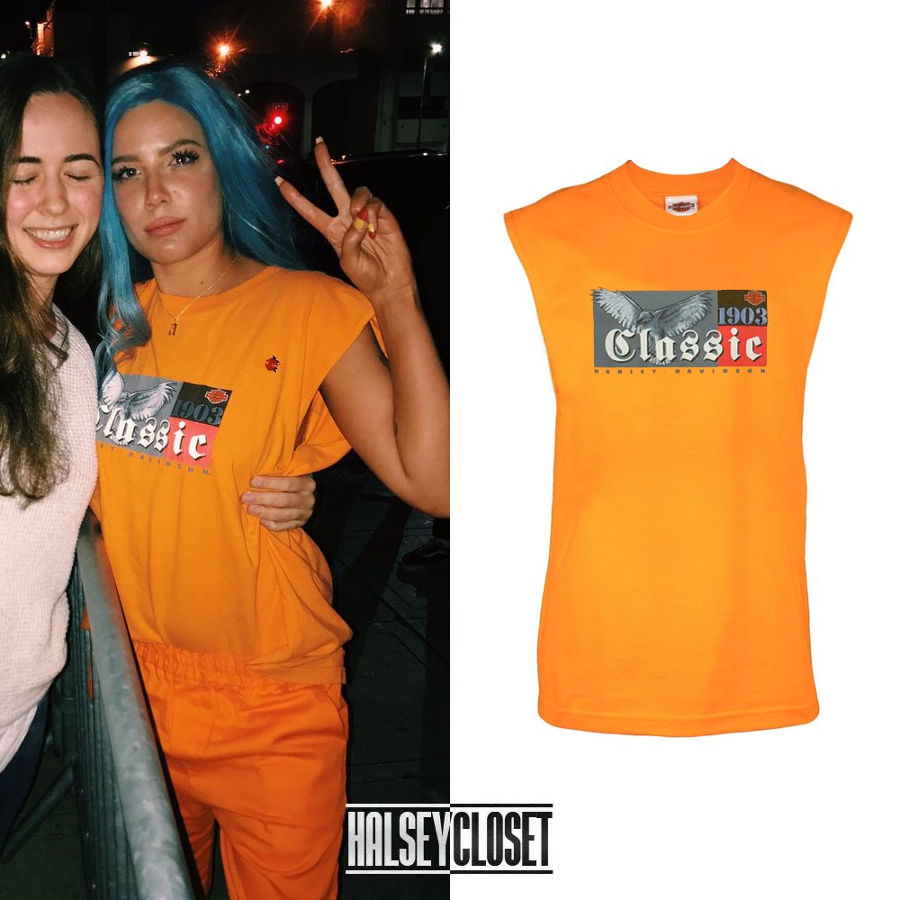 HalseyCloset's tweet photo. 05.31.17 | @Halsey at the HOA pop up wearing a vintage #HarleyDavidson top and her #JuicyCouture cropped hoodie  | https://t.co/ZsSBFh5Fup https://t.co/ixw74a3j9K