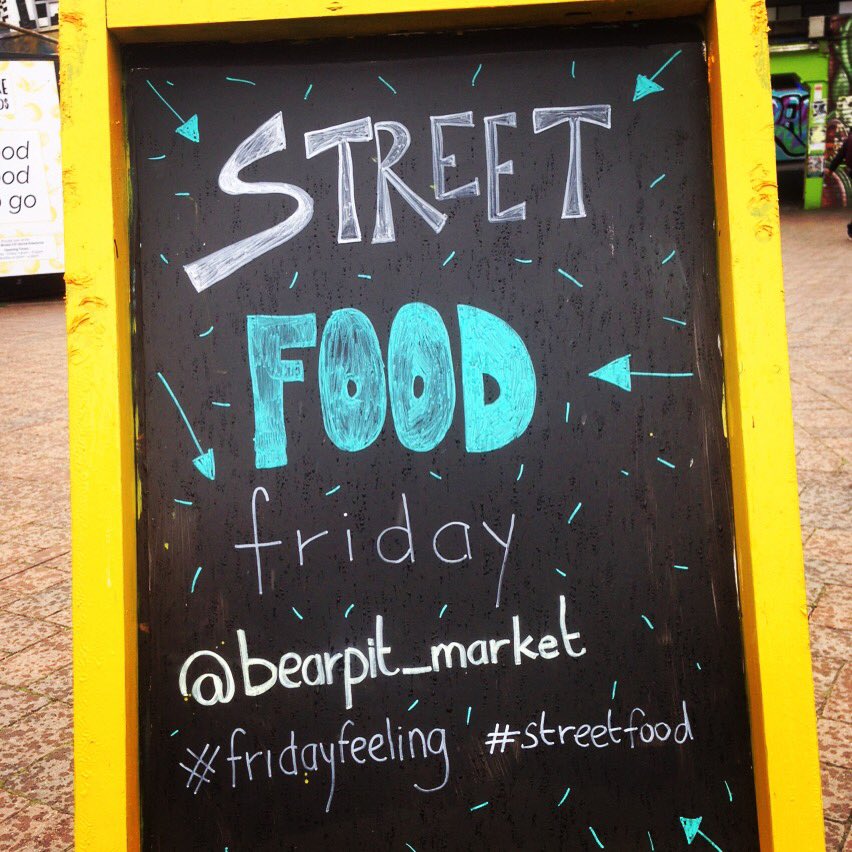 OlivenSage's tweet photo. What's this feeling? It's #fridayfeeling #streetfood #amazing #evenifitisraining @Bearpit_Market @BearpitSocial @BareFoodsBris https://t.co/SoHn6ymqwX