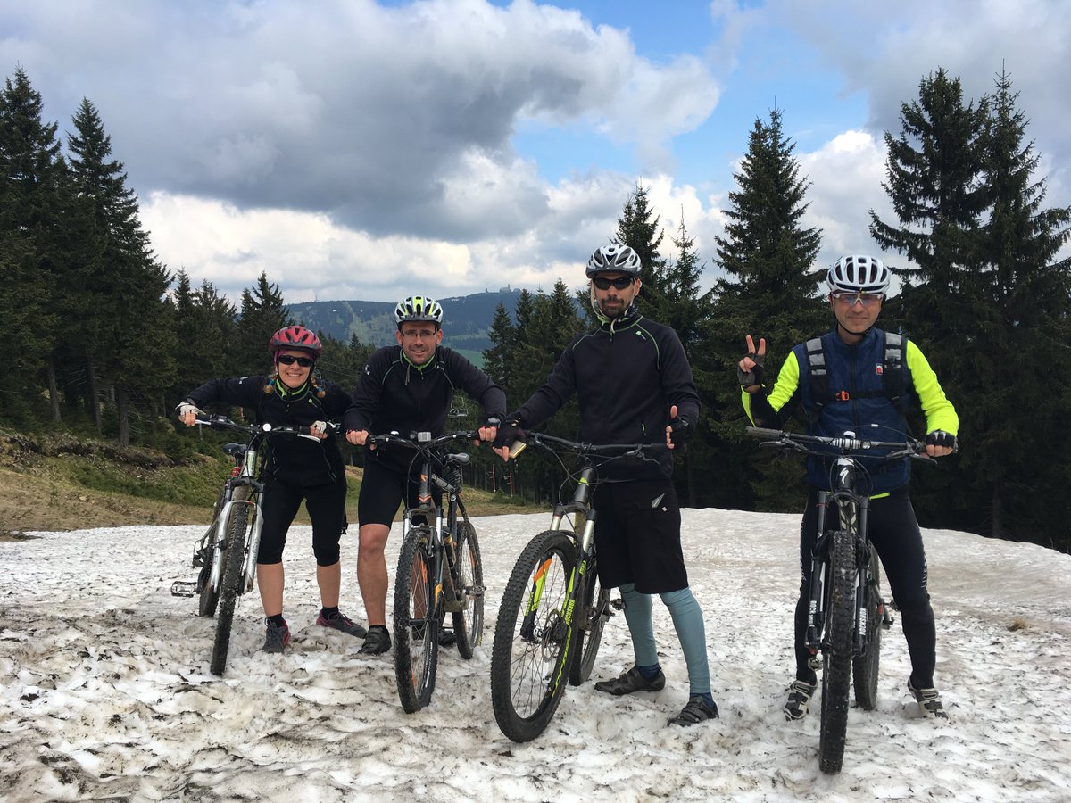 SoliteaCDL's tweet photo. Víkendový výjezd divize ICT. #pracevcdl #teambuilding #pracesnu #ustinadlabem https://t.co/MNEEFt9Iw6