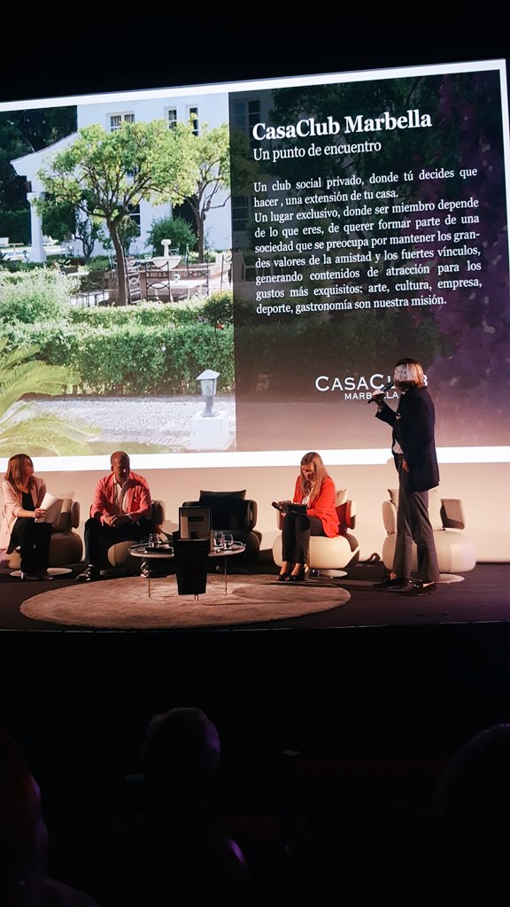 MarbellaLuxury_'s tweet photo. Luís M.Glez, VP. de #CasaClubMarbella : Lujo tradicional en un Club que genera tiempo de relax pero también de negocio #MLFORUM17 #MLW17 https://t.co/sWiDoAJXEt