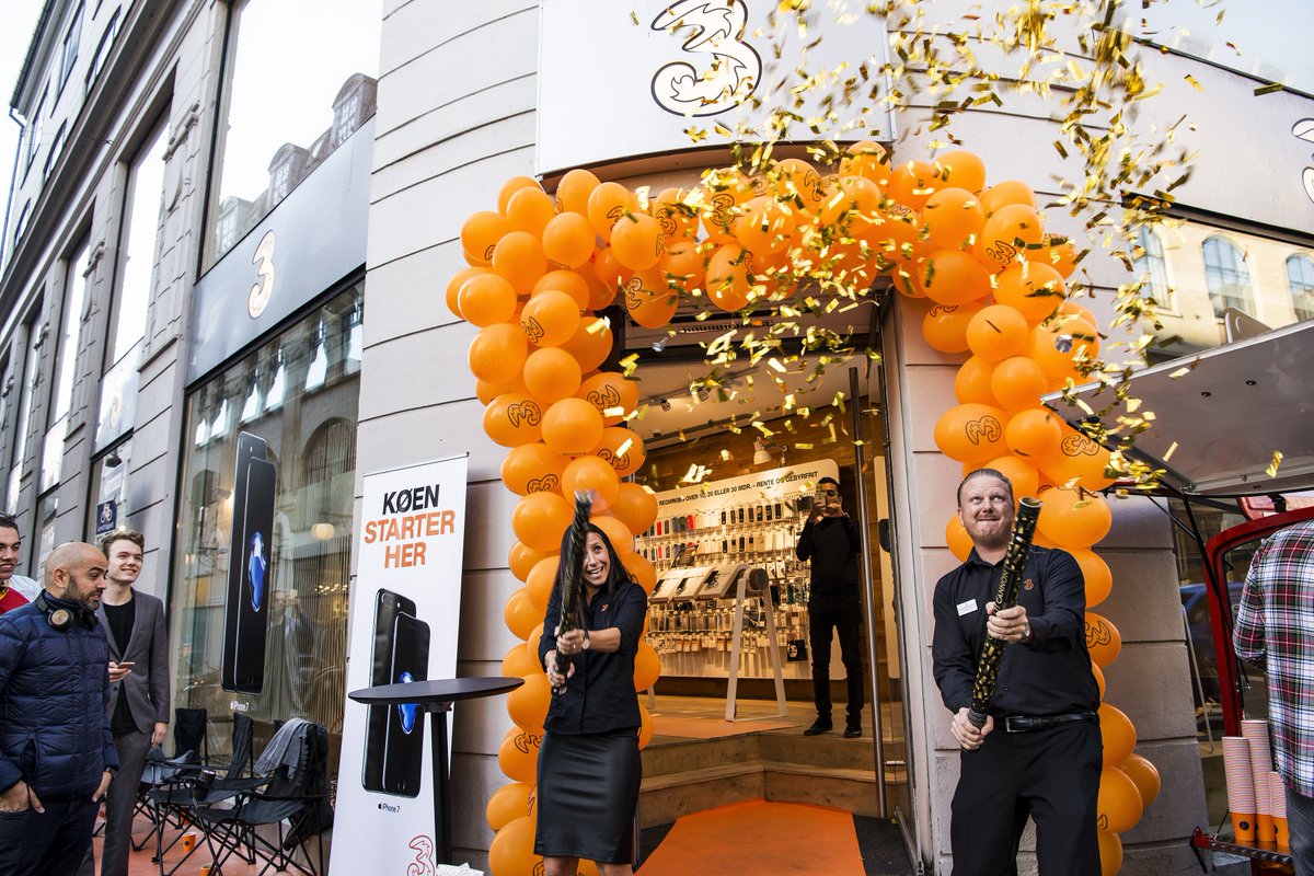 Davidelsass's tweet photo. Når nu Forbrugerrådet  Tænk opfordrer til "store skiftedag" og anbefaler 3, er det vel pligt at udvide åbningstiden
https://t.co/LuUk7lOI2d https://t.co/Spjy2KG5ph