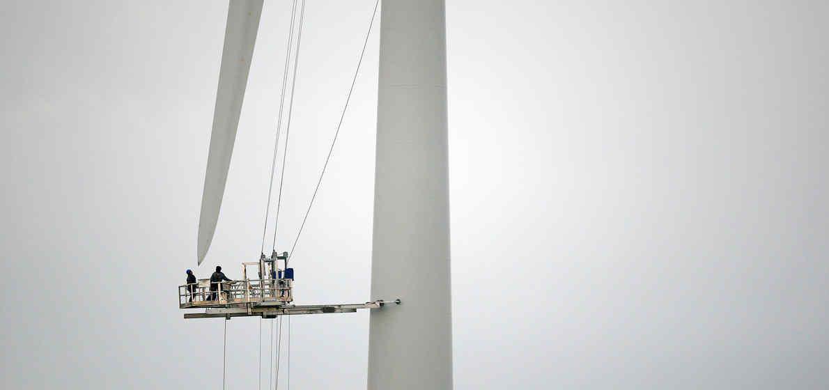 TheEconomist's tweet photo. America's Bureau of Labour Statistics says the fastest-growing job is wind turbine service technician https://t.co/ktVe1YuANN https://t.co/rnI4Gnzzvy