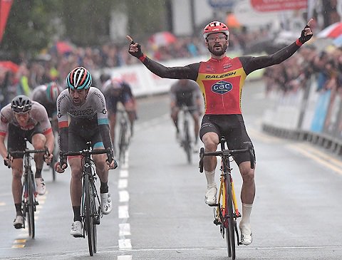 VeloUK's tweet photo. #TourSeries2017 - the top performers in the series revealed and much more with a look back ... https://t.co/xky4GLum54 https://t.co/ji7P0CDrQC