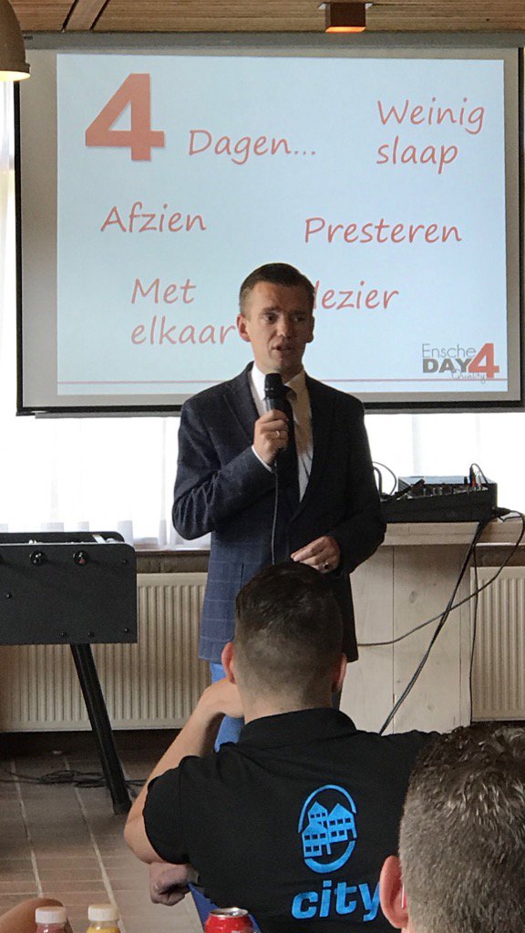 Henrideroode's tweet image. @TeamEnscheDAY ook dit jaar uitgeleid door#wethouder @JurgenvanHoudt #roparun2017