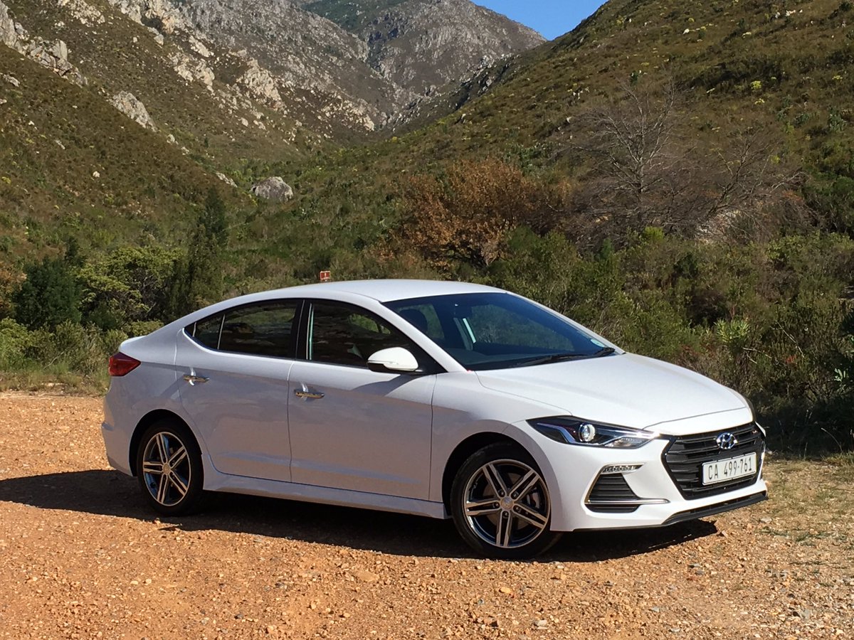 It's a gorgeous day for a #Franschhoekpass drive in a new #ElantraSport. @HyundaiSA @AutoTraderSA