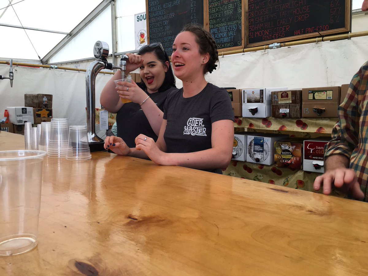 _TheFlagonWagon's tweet photo. Beth and Kate doing a cracking job on the Orchard and Cider tent bar, Stable represent. #bathandwest #thestable #flagonwagon #cidermaster https://t.co/4yEBpfCDeX
