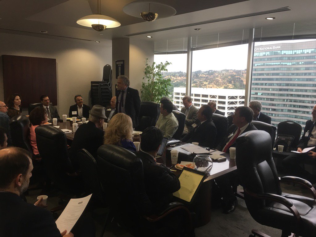 ShawEric's tweet photo. @_allCities_ #shermanoaks #realestate group host #levinsonarshonskykurtz moderator #ericshaw founder #@allCities_ https://t.co/b360WjP7OS