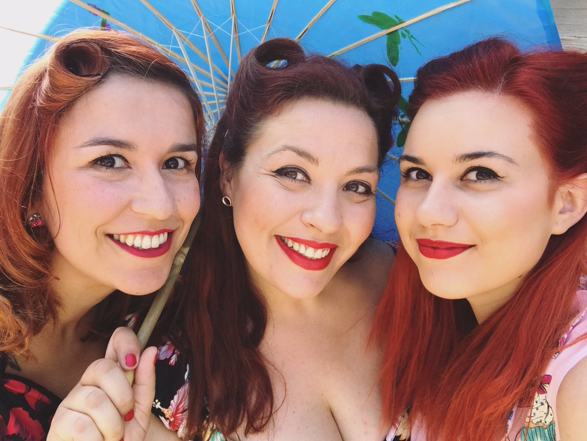 pinupcatcom's tweet photo. Con mis #CheesecakeLadies en el programa @bentrobats de hoy https://t.co/MGfNad6fg4