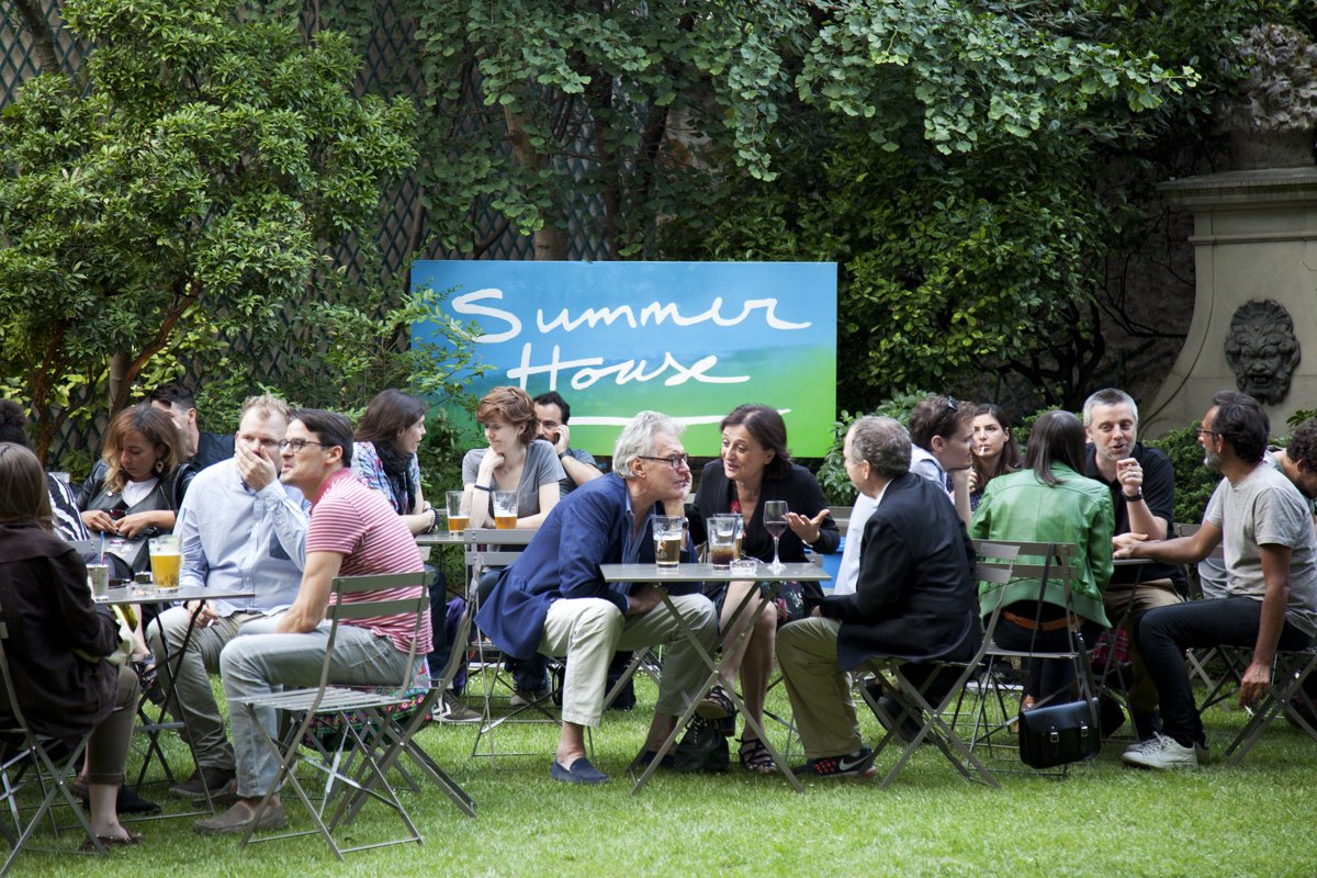 Pariscope_'s tweet photo. Alerte au bon plan de l'été ! Musiques, art, food et cocktails au menu de la #SummerHouse du centre @Mona_Bismarck https://t.co/8bWR9O671c https://t.co/eT1LqEqXpI